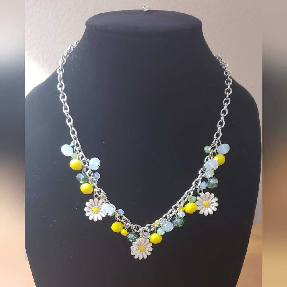 Short necklace